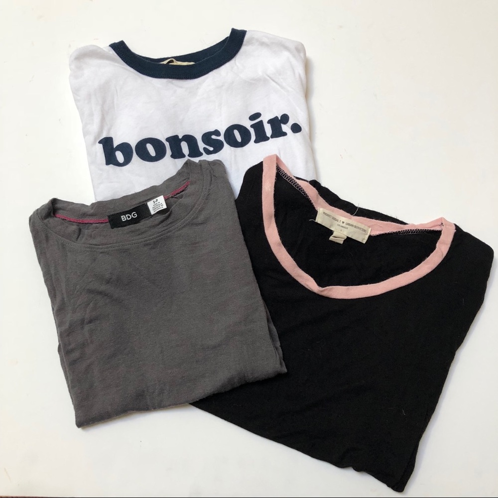 SALE!  UO T-shirt ☆ BUNDLE ☆